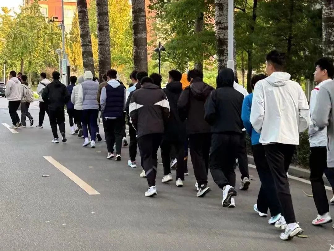 1022早操3.jpg